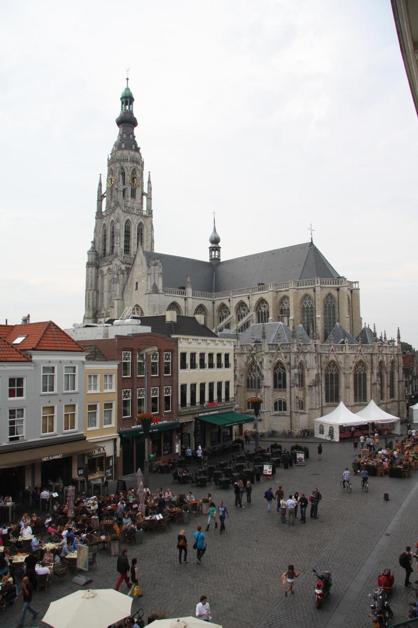 Stadshotel De Klok Breda Buitenkant foto